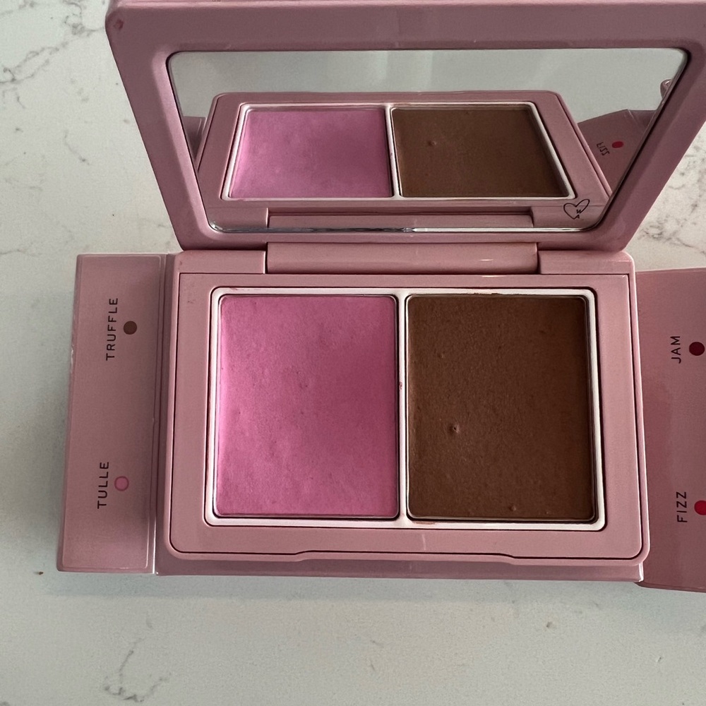 3 Westman Atelier Blush and bronzer - Picture 4 of 9